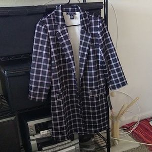 Open Front 3/4 sleeve blazer.